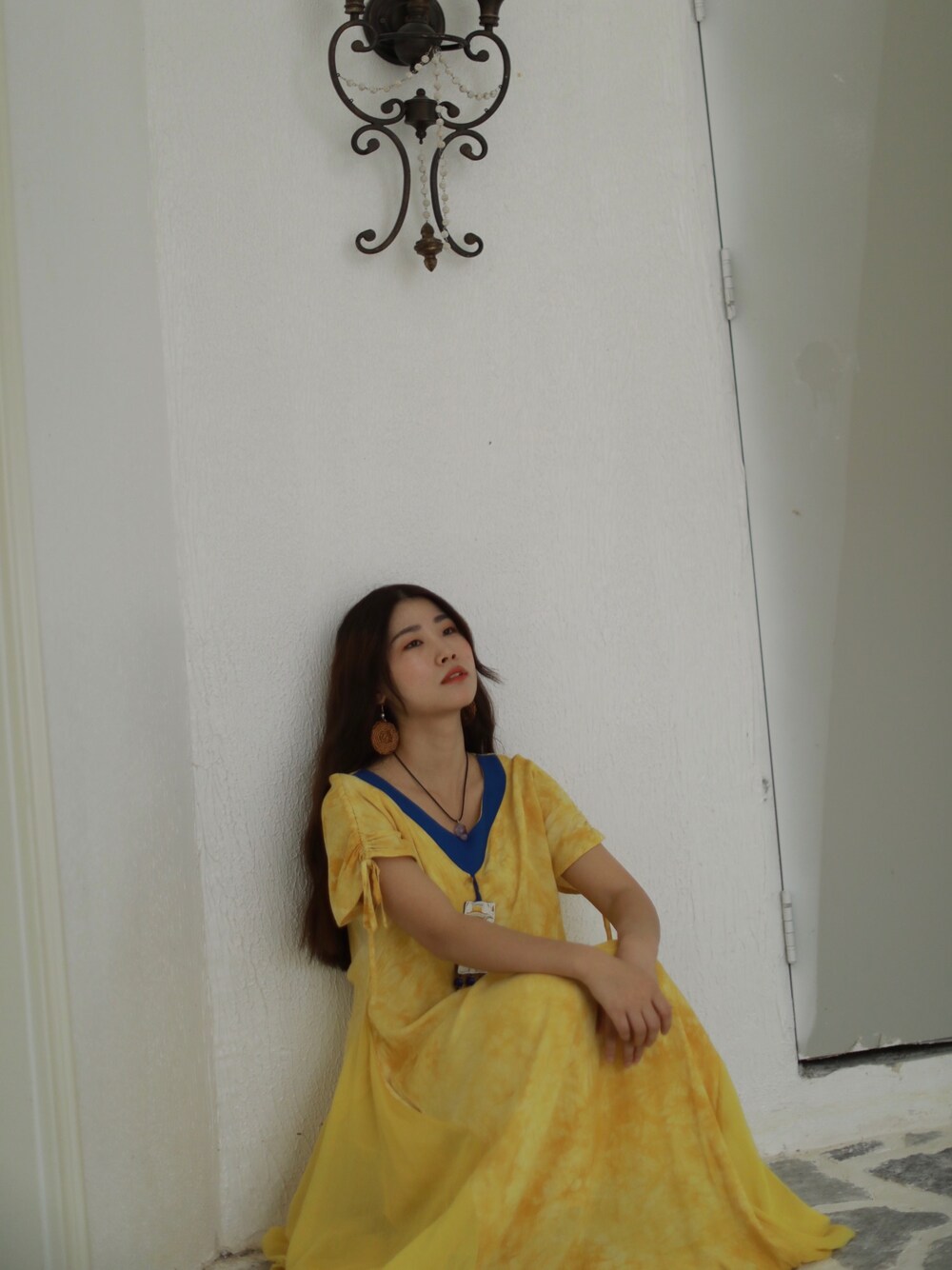 「连衣裙」｜「UNKNOWN.のアイテム（ワンピース、イエロー系）」を使った、Yolandaさん（レディース・164cm）の秋コーディネートの1枚目の写真