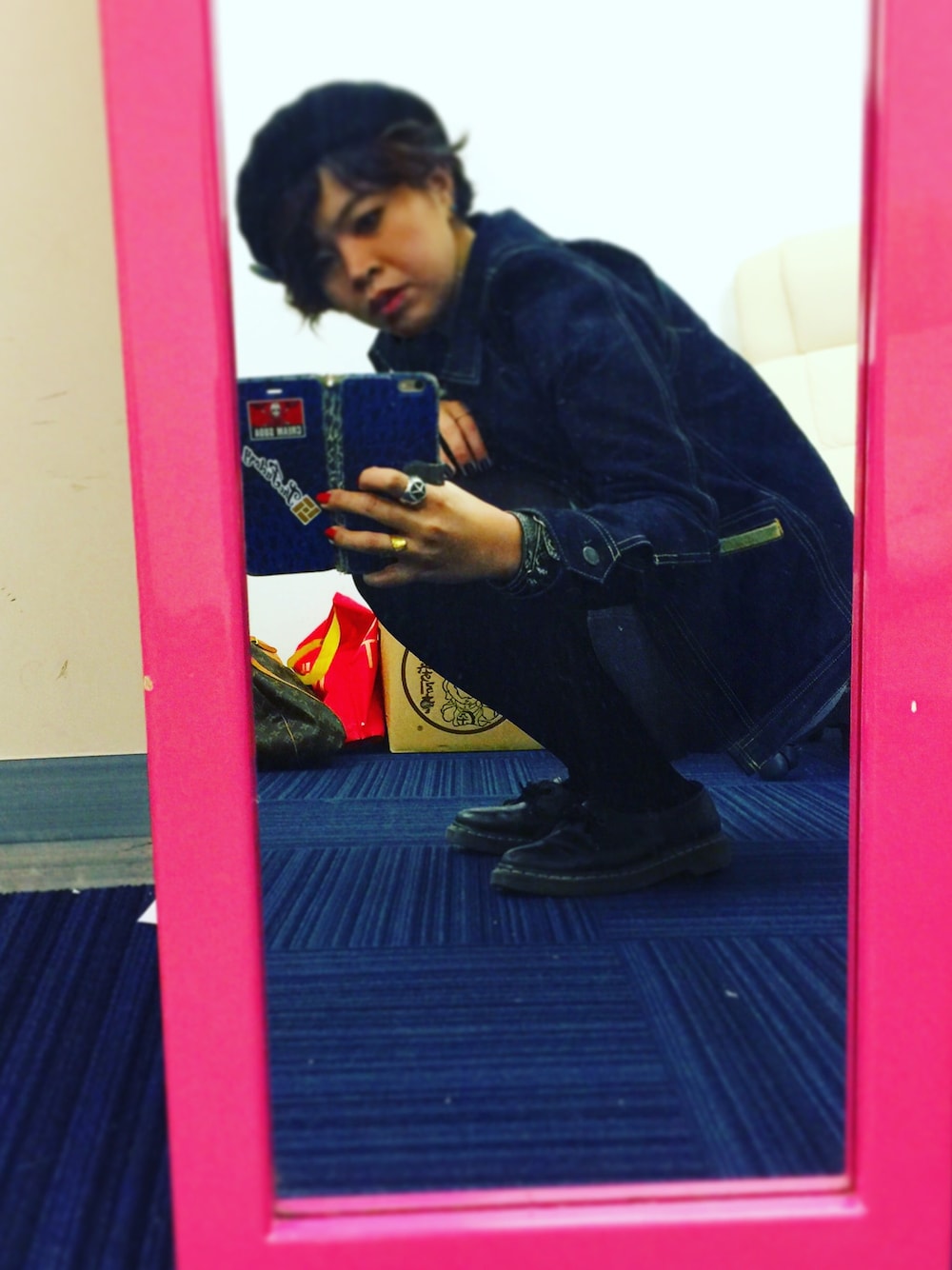 「Dr. Martensのアイテム（パンプス、ブラック系）」を使った、pietaさん（レディース・167cm）の冬コーディネートの1枚目の写真