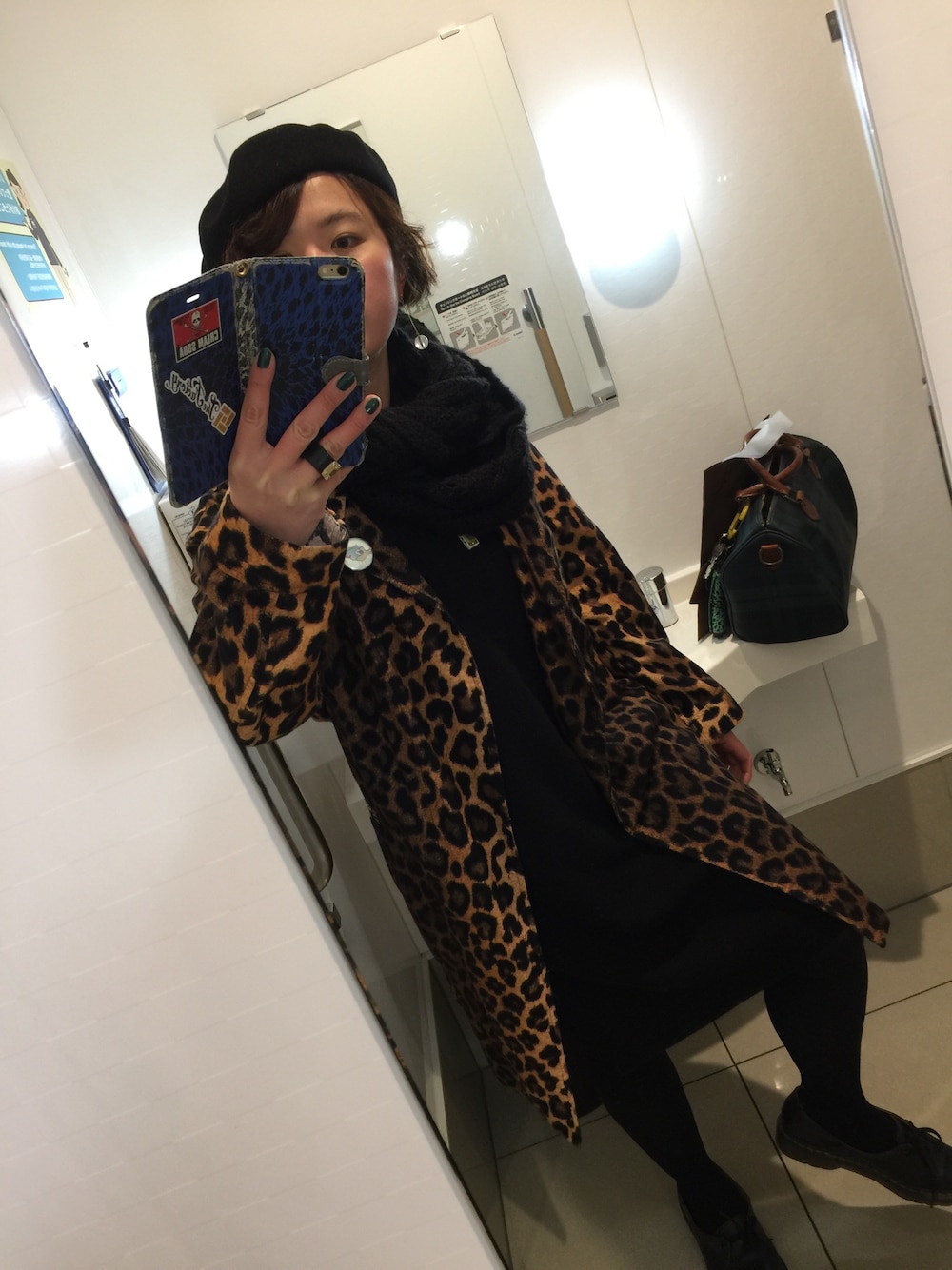 「RUDE GALLERYのアイテム（ジャケット/アウター、ブラウン系）」を使った、pietaさん（レディース・167cm）の冬コーディネートの1枚目の写真
