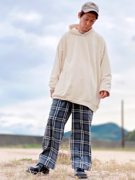 「BASQUE magenta（バスクマゼンタ）のアイテム（パーカー）」を使った、しょう🐤🐦🐧しばらく休みますさん（メンズ・173cm）の秋コーディネート