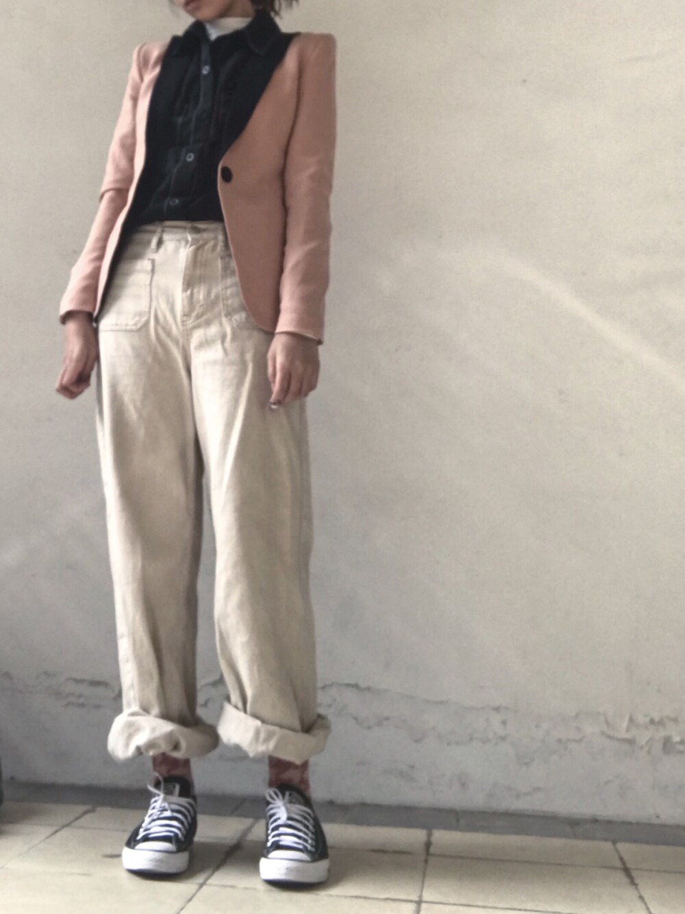 「冬コーデ、休日スタイル」｜「Bershkaのアイテム（シャツ/ブラウス、ブラック系）」を使った、irisさん（レディース・166cm）の冬コーディネートの1枚目の写真