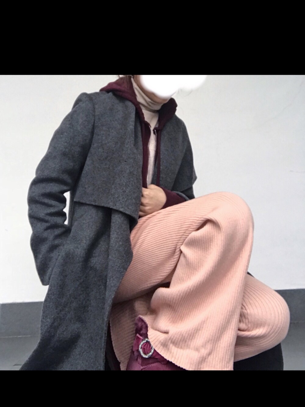 「ootd、色違いコーデ、秋冬コーデ」｜「UGGのアイテム（ブーティ、その他）」を使った、irisさん（レディース・166cm）の冬コーディネートの1枚目の写真