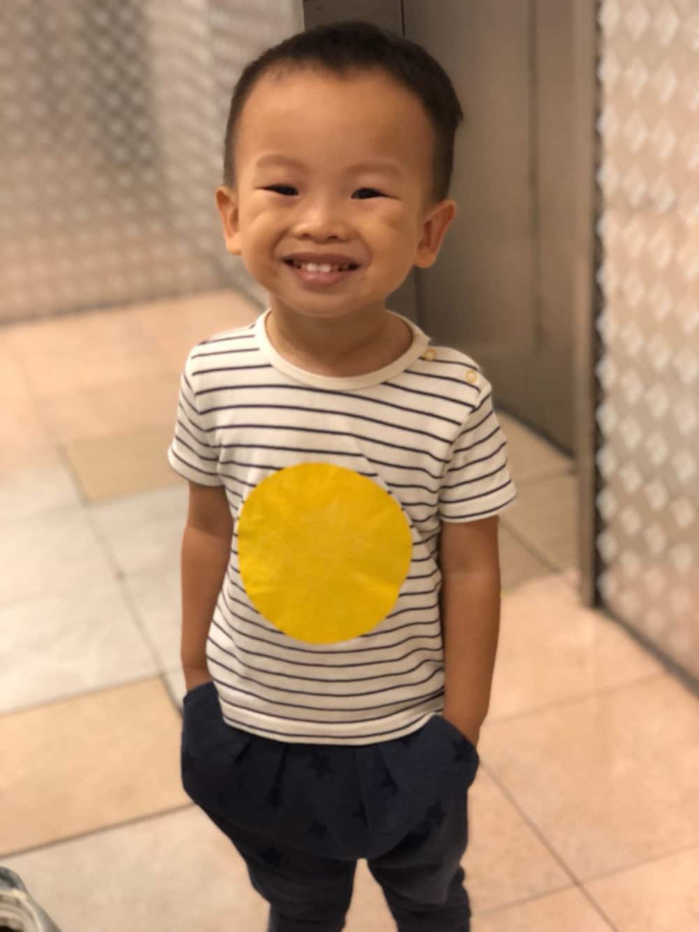 「kids、kidsfashion、Hong Kong」｜「nextのアイテム（チューブトップ、イエロー系）」を使った、Andrew Cheungさん（キッズ・100cm）の秋コーディネートの1枚目の写真