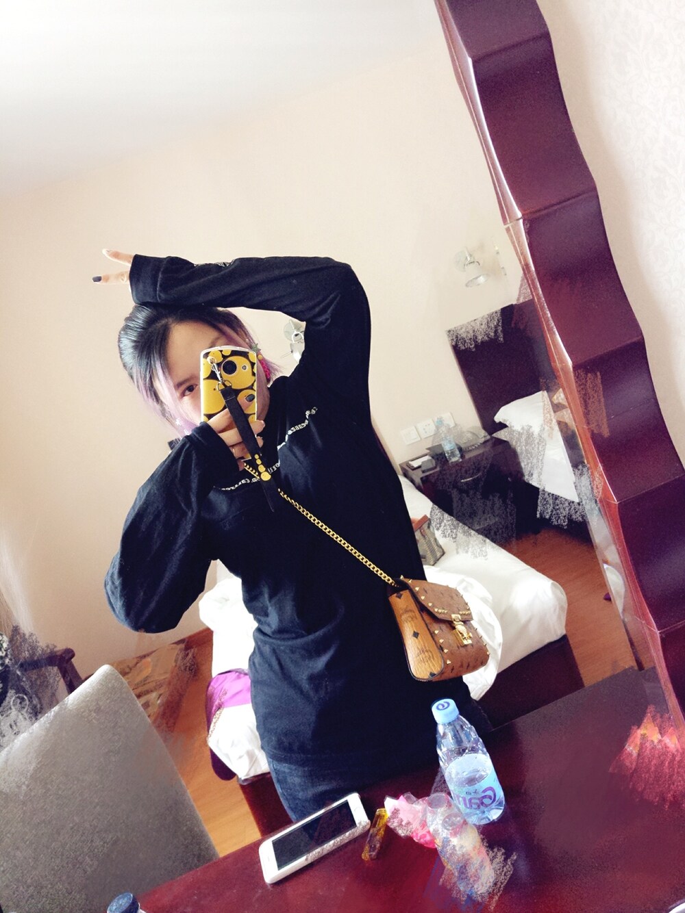 「shanghai」｜「CHROME HEARTSのアイテム（Tシャツ/カットソー、ブラック系）」を使った、白羊座rabbitさん（レディース・163cm）の春コーディネートの1枚目の写真