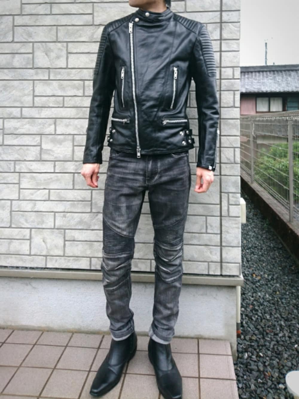 「ラブアンドピース2021、秋のライダース祭り、オールブラック、ブラックコーデ、セットアップ、モード、ライダース、休日スタイル、秋のコーデ、おしゃれさんと繋がりたい」｜「VANQUISHのアイテム（ライダースジャケット、ブラック系）」を使った、wear8176516(アイテム記録用)さん（メンズ・175cm）の秋コーディネートの1枚目の写真