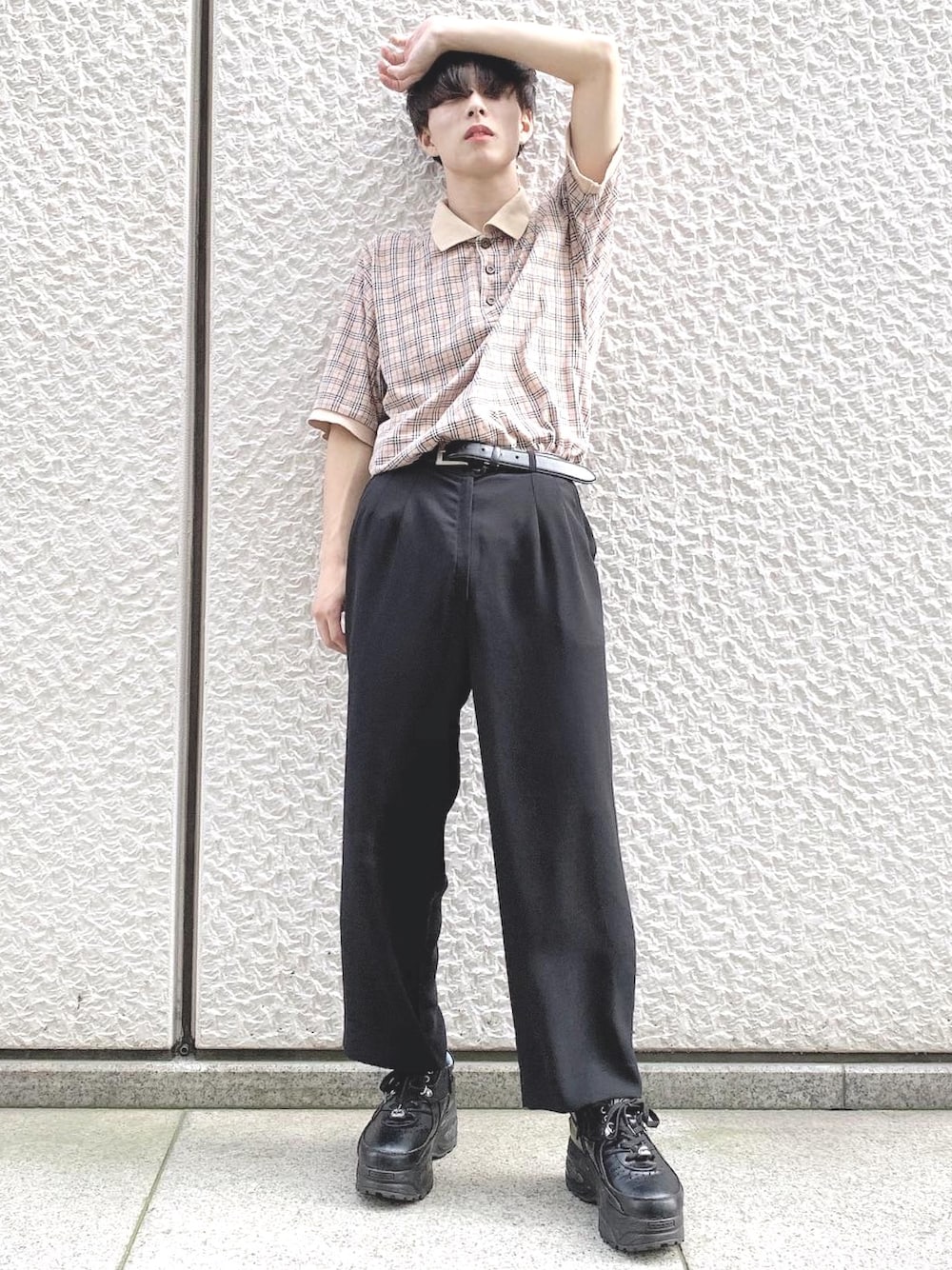 「burberry、お洒落さんとつながりたい、オトナカジュアル、春夏コーデ、YOSUKE、HARE」｜「HAREのアイテム（その他パンツ、ブラック系）」を使った、tatlabさん（メンズ・170cm）の春コーディネートの1枚目の写真