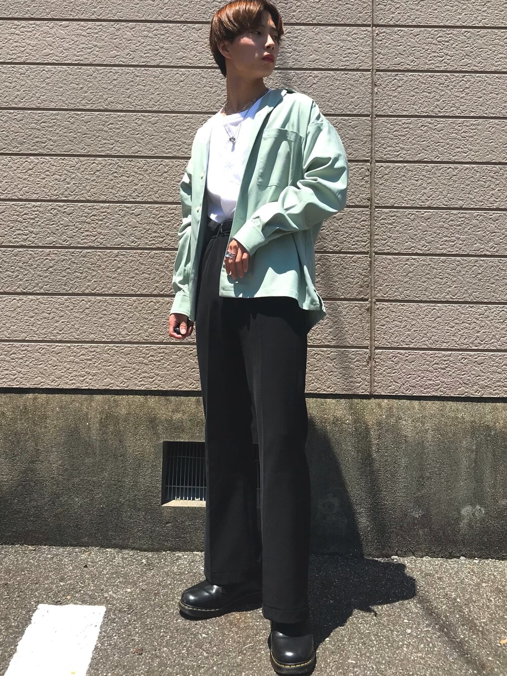 「これが私をアゲる服、RAGEBLUE、HARE、Dr.Martens、プチプラ、休日スタイル、きれいめカジュアル、オトナカジュアル」｜「RAGEBLUEのアイテム（ノーカラージャケット、グリーン系）」を使った、tatlabさん（メンズ・170cm）の春コーディネートの1枚目の写真