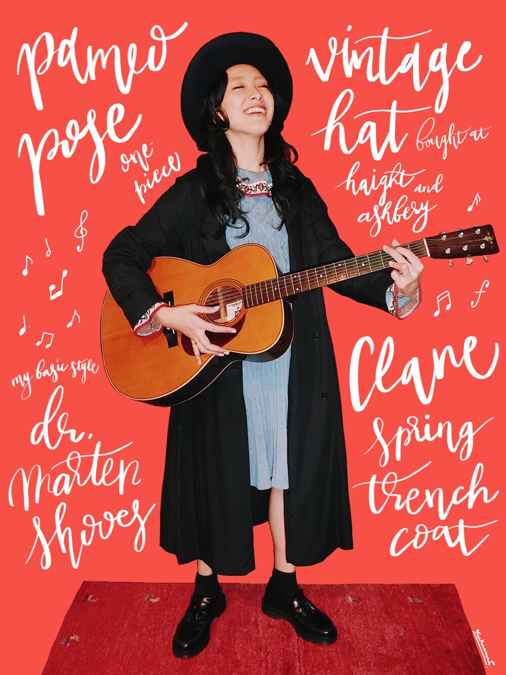 ブラック系のトレンチコート、ブルー系のワンピース、ブラック系のその他シューズを着用したレディースの春コーディネートの1枚目の写真