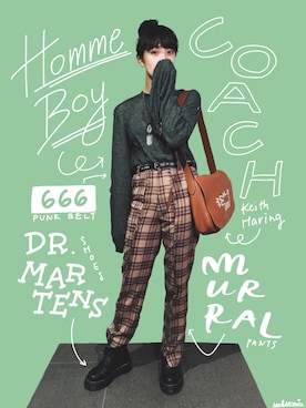 「MURRAL（ミューラル）のアイテム（パンツ）」を使った、中田クルミさん（レディース・168cm）の秋コーディネート