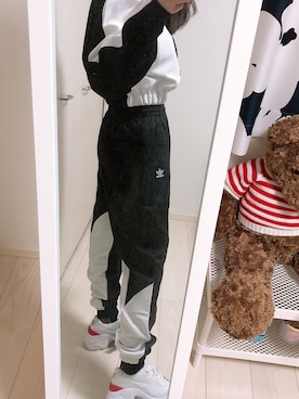 「PUMA」｜「アイテム（スウェットパンツ）」を使った、kotoさん（レディース・157cm）の春コーディネート