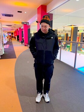 「NUMERALS（ヌメラルズ）のアイテム（パンツ）」を使った、sakuさん（メンズ・176cm）の冬コーディネート