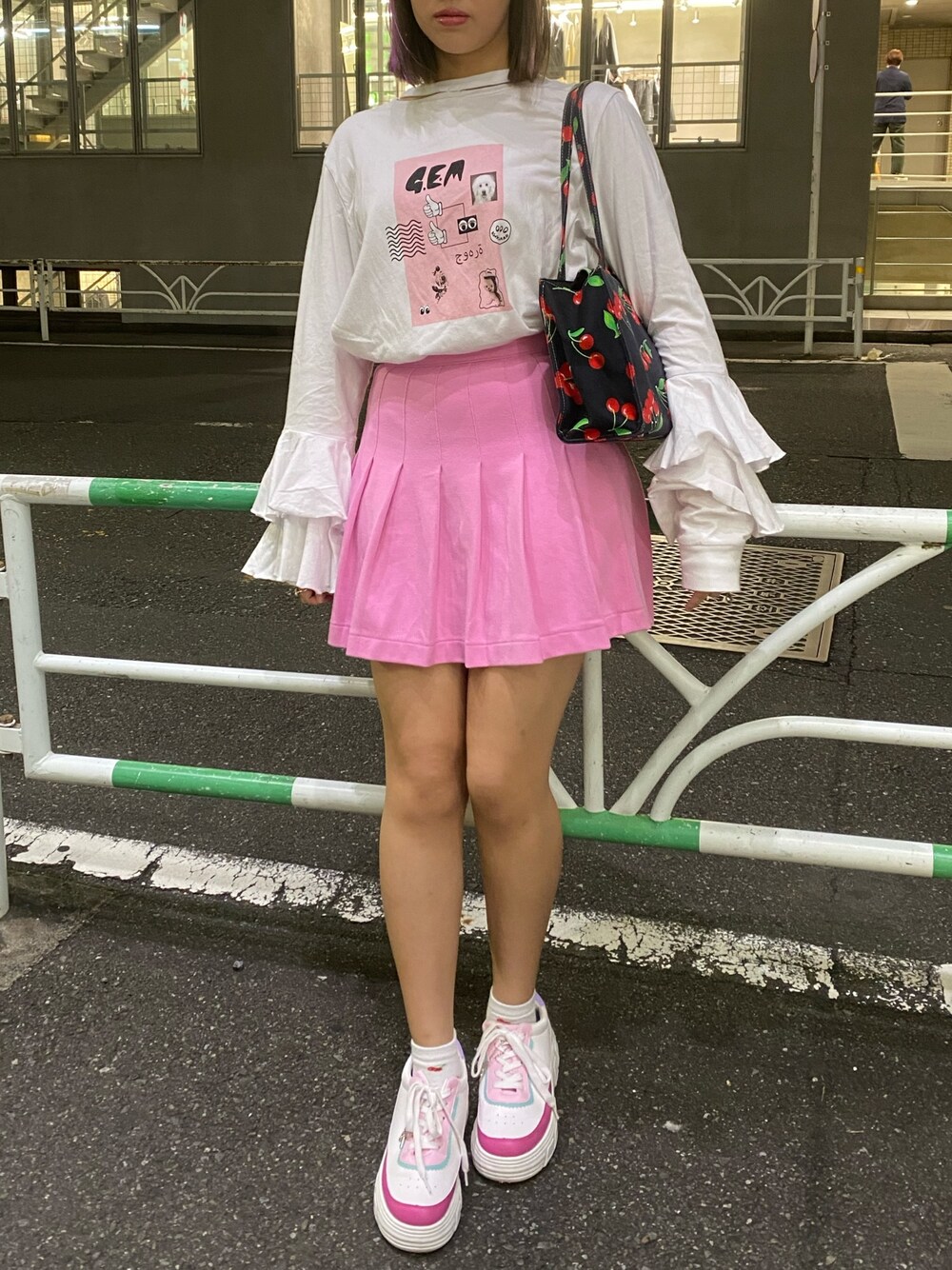 「harajuku、Kawaii、STYLE、outfit、fashion、ootd、girl、コーディネート、秋コーデ、ピンク」｜「dollskillのアイテム（シューズ、ホワイト系）」を使った、haruuupikaさん（レディース・158cm）の秋コーディネートの1枚目の写真
