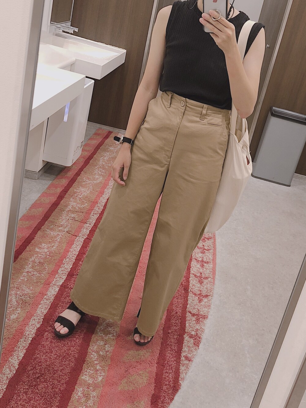 「夏セールで買いました、シンプル、高校生、勉強、ノースリーブニット、チノパン、ワイドパンツ、量産型、サンダル」｜「FUNのアイテム（パンツ、ベージュ系）」を使った、るぅさん（レディース・157cm）の夏コーディネートの1枚目の写真