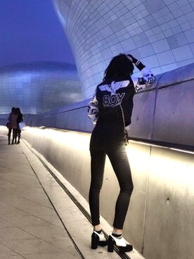 「iT（イット）のアイテム（シューズ）」を使った、Lily さん（レディース・157cm）の秋コーディネート