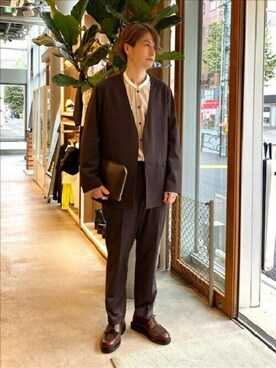「TAKEO KIKUCHI（タケオキクチ）のアイテム（ノーカラージャケット）」を使った、TAKEO KIKUCHIさん（メンズ・176cm）の秋コーディネート