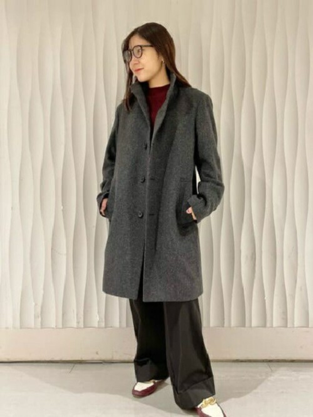 「ウールコート、タケオキクチ(TAKEO KIKUCHI)、スタンドカラー、TAKEO KIKUCHI」｜「TAKEO KIKUCHIの【Sサイズ～】ウールカシミヤ ビーバーコート（その他アウター、グレー系）」を使った、TAKEO KIKUCHIさん（レディース・154cm）の秋コーディネートの1枚目の写真