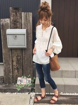 「Ungrid（アングリッド）のインディゴフレイドヘムストスリ（デニムパンツ）」を使った、清水夏姫さん（レディース・160cm）の夏コーディネート