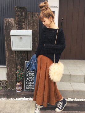 清水夏姫さんの「スエードフレアロングスカート/タフタスカート」を使ったコーディネート