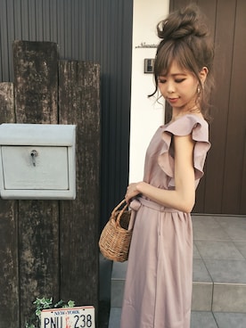 「アイテム（つなぎ/オールインワン、ベージュ系）」を使った、清水夏姫さん（レディース・160cm）の春コーディネート
