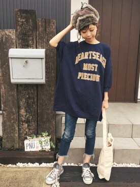 「Ungrid（アングリッド）のインディゴフレイドヘムストスリ（デニムパンツ）」を使った、清水夏姫さん（レディース・160cm）の秋コーディネート