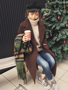 「Ungrid（アングリッド）のインディゴフレイドヘムストスリ（デニムパンツ）」を使った、清水夏姫さん（レディース・160cm）の冬コーディネート