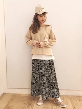 「OZOC（オゾック）のアイテム（キャップ）」を使った、清水夏姫さん（レディース・160cm）の春コーディネート