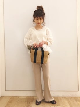 「OZOC（オゾック）のアイテム（パンプス）」を使った、清水夏姫さん（レディース・160cm）の春コーディネート