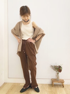 「OZOC（オゾック）のアイテム（タンクトップ）」を使った、清水夏姫さん（レディース・160cm）の秋コーディネート