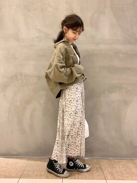 「OZOC（オゾック）のアイテム（ジャケット/アウター）」を使った、清水夏姫さん（レディース・160cm）の春コーディネート