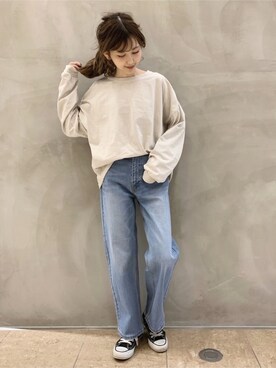 「OZOC（オゾック）のアイテム（デニムパンツ）」を使った、清水夏姫さん（レディース・160cm）の春コーディネート