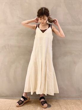 「OZOC（オゾック）のアイテム（タンクトップ）」を使った、清水夏姫さん（レディース・160cm）の春コーディネート