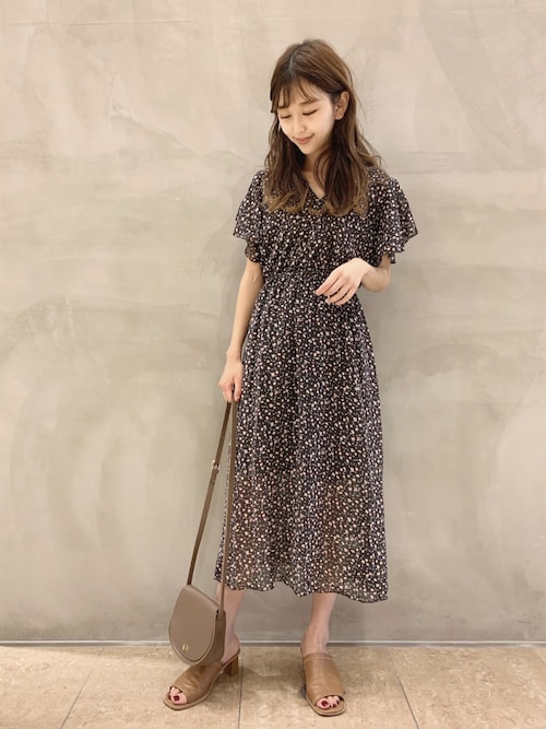 オブリ OBLI 花柄ワンピース Vネック フレアスリーブ