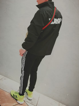 「adidasスニーカー」｜「アイテム（ナイロンジャケット）」を使った、rinaさん（レディース・154cm）の秋コーディネート