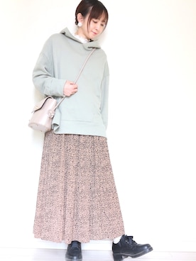 「アイテム（パーカー、グリーン系）」を使った、yukari✩さん（レディース・154cm）の春コーディネート