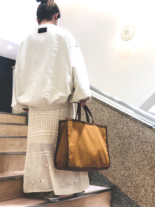 イエナ【COGTHEBIGSMOkE】パフスリーブスウェット COGTHEBIGSMOKE パフスリーブスウェットコーデ（sold out） | FITTING LOG