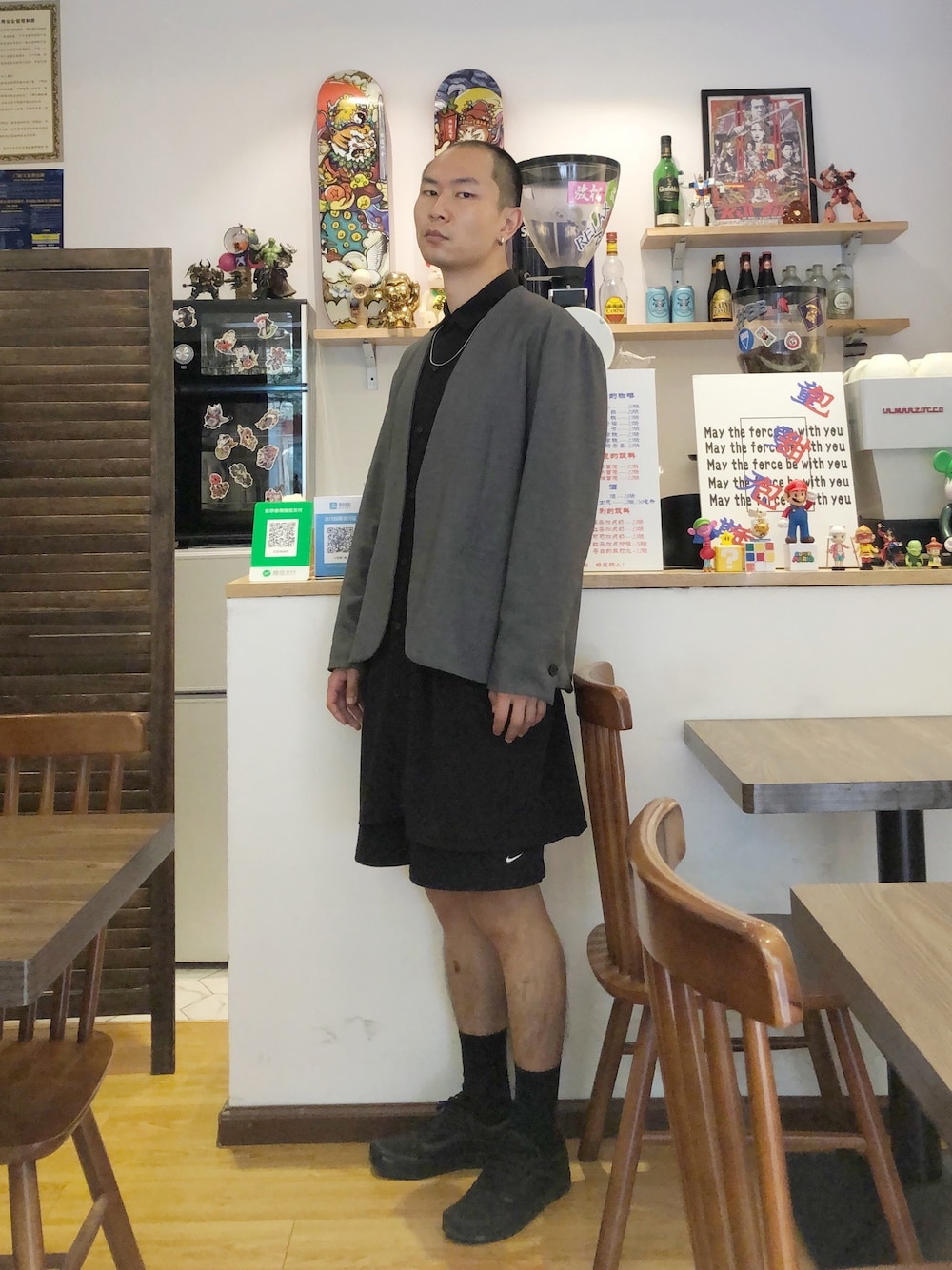 「ootd」｜「VANSのアイテム（スニーカー、ブラック系）」を使った、老花さん（メンズ・178cm）の夏コーディネートの1枚目の写真