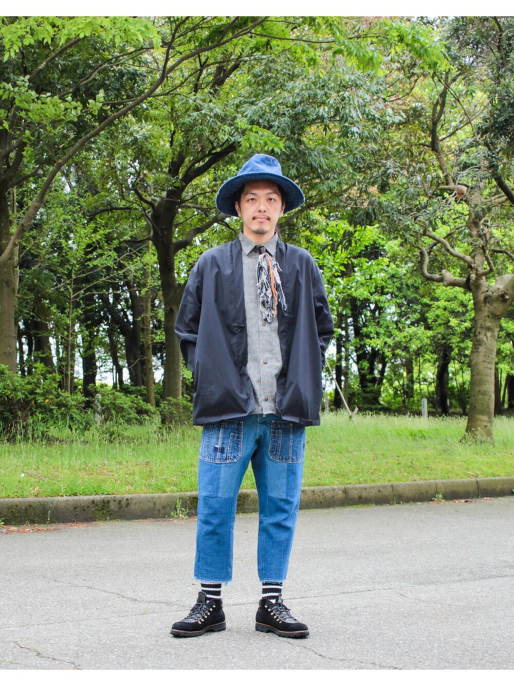 「カーディガン、和、シャツ、刺し子、デニム、リメイクジーンズ、クロップドパンツ、ラインソックス、ハット、春コーデ」｜「Kelenのアイテム（カーディガン/ボレロ、ブラック系）」を使った、マッシーさん（メンズ・174cm）の春コーディネートの1枚目の写真