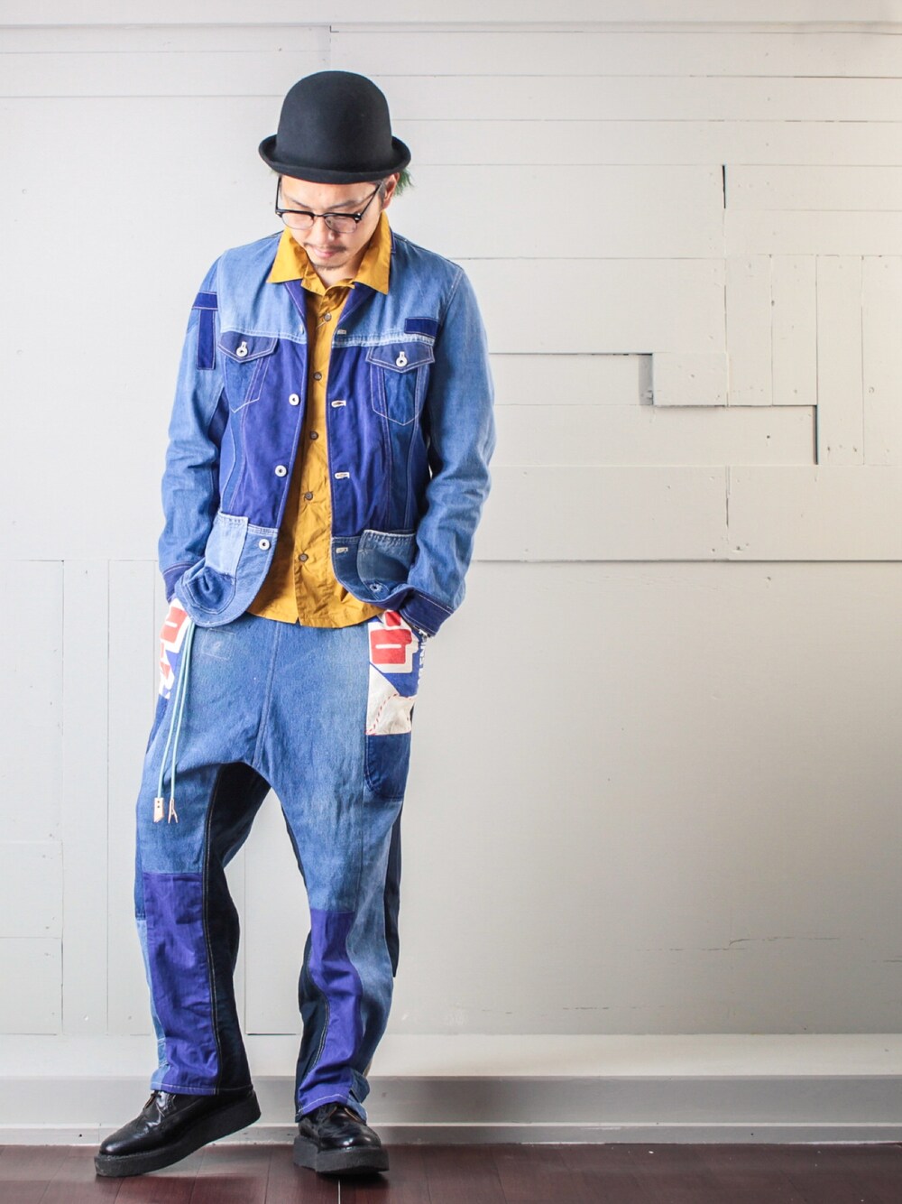 「秋服準備はじめました、デニム、セットアップ風、リメイク、リメイクジーンズ、リメイクデニム、Gジャン、開襟シャツ、ラバーソール、秋コーデ」｜「masterkeyのアイテム（デニムジャケット、ブルー系）」を使った、マッシーさん（メンズ・174cm）の秋コーディネートの1枚目の写真