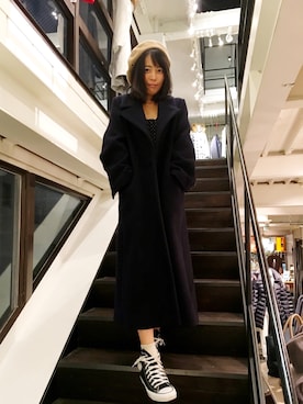 「黒コンバース」｜「アイテム（ステンカラーコート）」を使った、Katieさん（レディース・162cm）の秋コーディネート