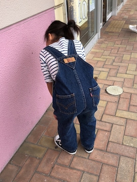 「Levi's（リーバイス）のアイテム（サロペット/オーバーオール）」を使った、ShiMiさん（キッズ・110cm）の夏コーディネート