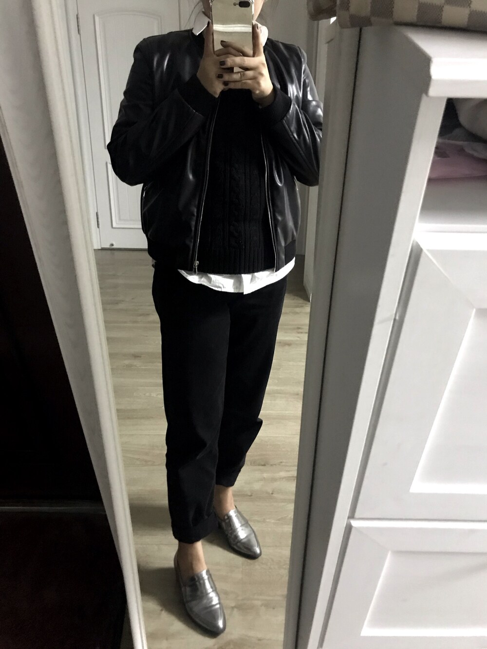 「ZARAのアイテム（パンツ、ブラック系）」を使った、喜欢冷淡风的胖子さん（レディース・158cm）の秋コーディネートの1枚目の写真