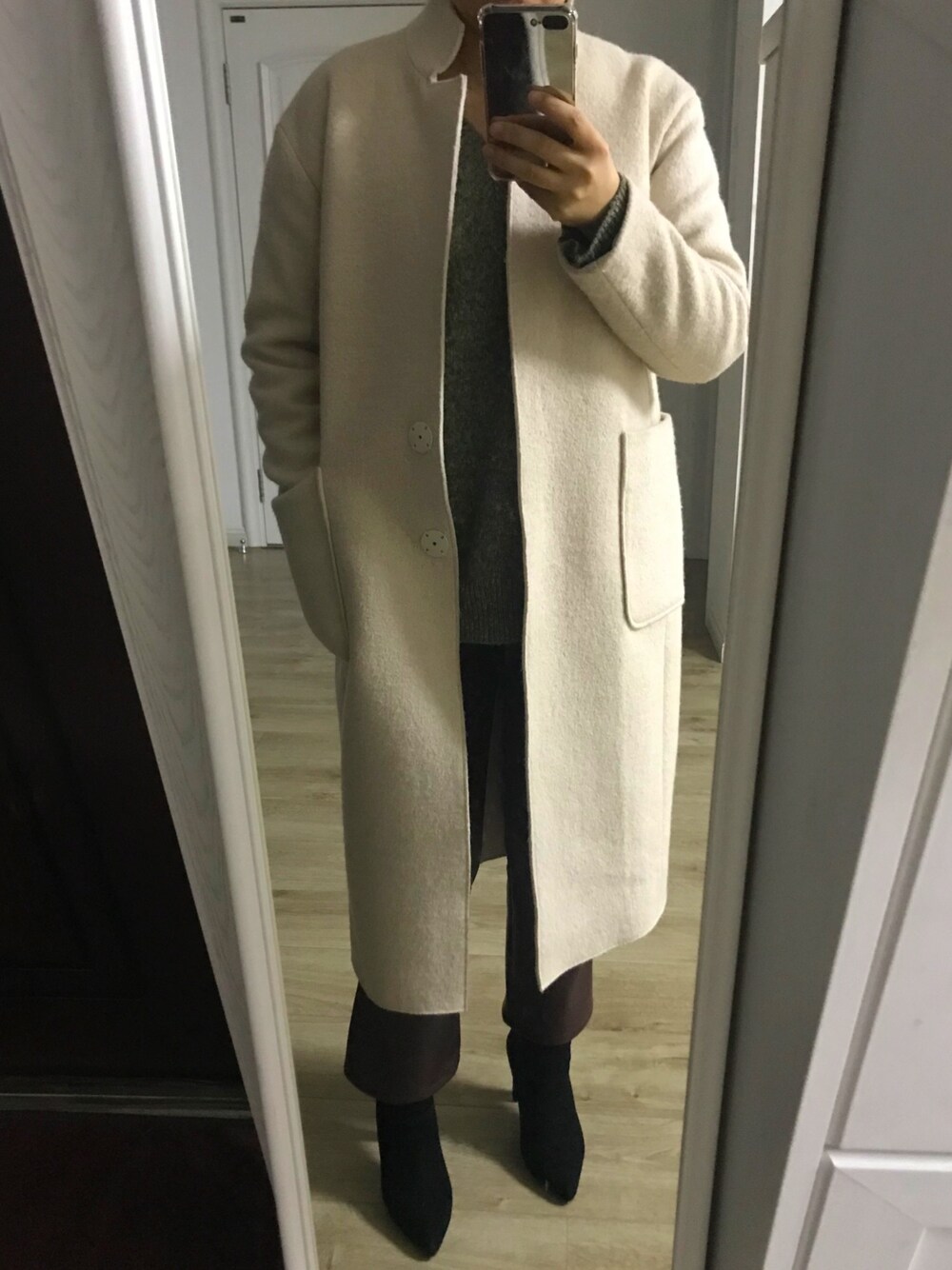 「Mo&Co.のアイテム（ダッフルコート、ベージュ系）」を使った、喜欢冷淡风的胖子さん（レディース・158cm）の冬コーディネートの1枚目の写真