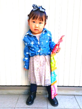 「babyGAP（babyGAP）のアイテム（シャツ/ブラウス、ブルー系）」を使った、mylabooさん（キッズ・90cm）の冬コーディネート