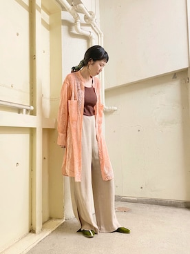 「ベージュパンツ」｜「アイテム（サロペット/オーバーオール）」を使った、しもむーさん（レディース・167cm）の秋コーディネート
