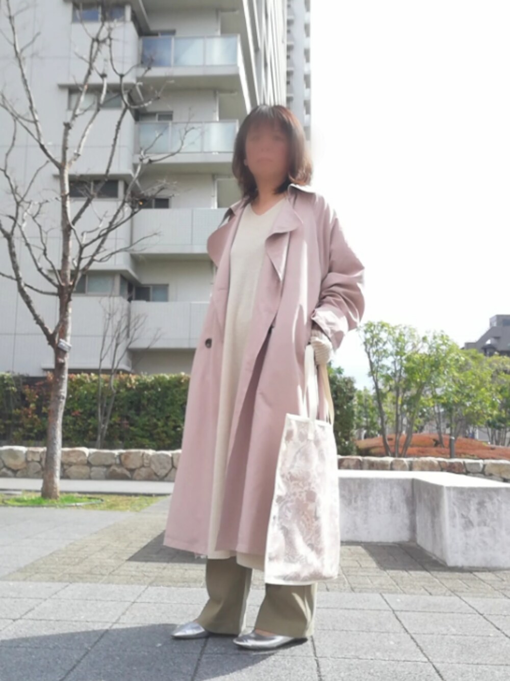 「カーブパンツ、ユニクロ、おしゃれさんと繋がりたい、トレンチコート、大人カジュアル、GU、ZARA、ペイズリー、春コーデ、オリーブ」｜「まるちゃんmade︎💕︎のまるちゃんmade︎💕︎ピンクの〇と輪っかのピアス（ピアス（両耳用）、ピンク系）」を使った、はる ◌˳⚛˚⌖capter.01さん（レディース・159cm）の冬コーディネートの1枚目の写真