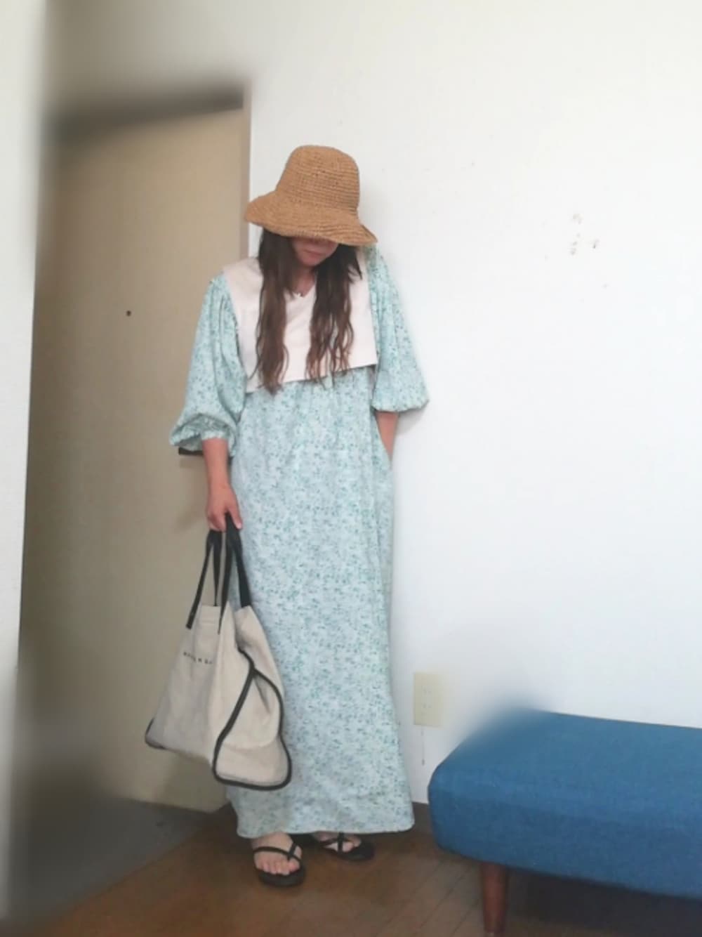 「大人カジュアル、ビスチェ、２ＷＡＹ、Kastane、ストローハット、花柄ワンピース、夏コーデ、マキシ丈ワンピース、大人ガーリー、おしゃれさんと繋がりたい」｜「Kastaneの花柄マキシワンピース×ベストSET（ワンピース、グリーン系）」を使った、はる ◌˳⚛˚⌖capter.01さん（レディース・159cm）の夏コーディネートの1枚目の写真