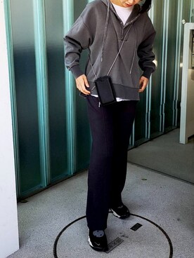 「ADAM ET ROPE'（アダムエロペ）のセンターラインRIBパンツ（その他パンツ）」を使った、akahori_picさん（レディース・161cm）の春コーディネート