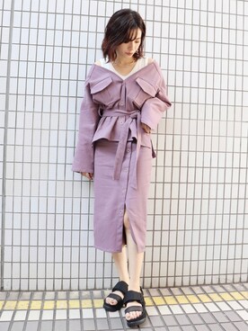 miyabi uechiさんの「シルバーボタンタイトスカート」を使ったコーディネート