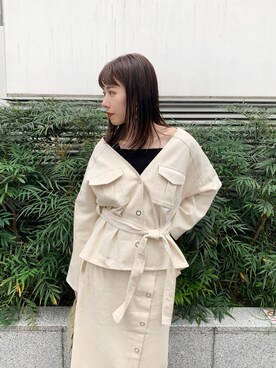 miyabi uechiさんの「シルバーボタンタイトスカート」を使ったコーディネート