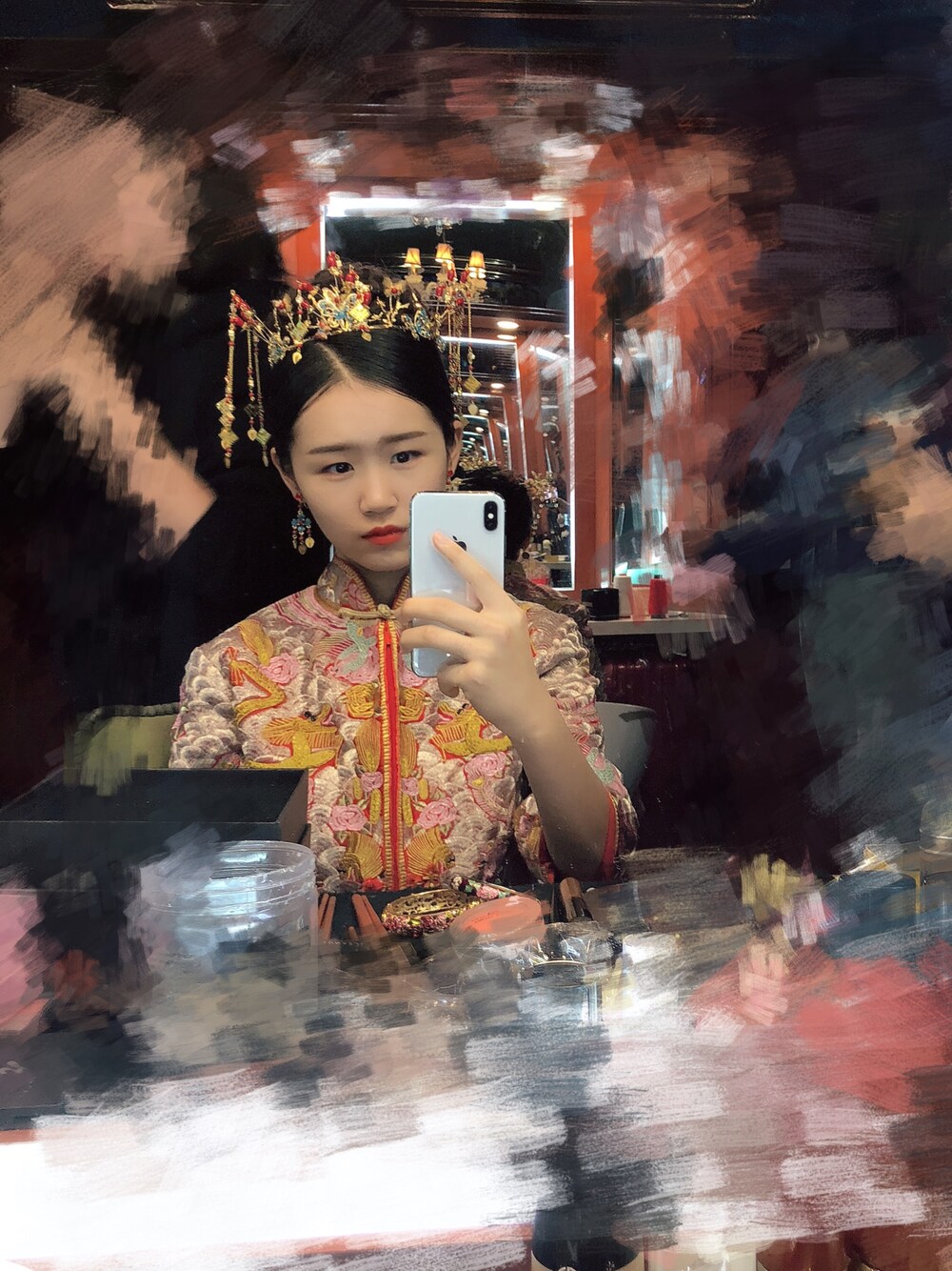 「龙凤褂」｜「iPhoneのアイテム（その他、ホワイト系）」を使った、无所事事图さん（レディース・168cm）の冬コーディネートの1枚目の写真